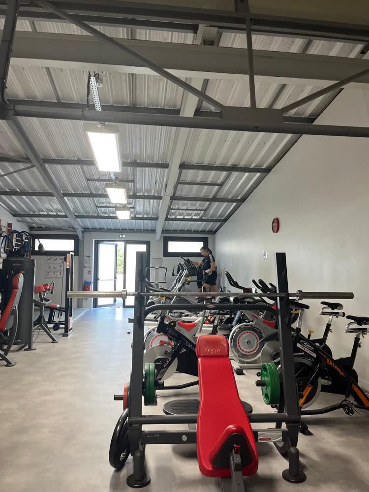 Espace cardio et machines guidées de la salle de musculation SGHM